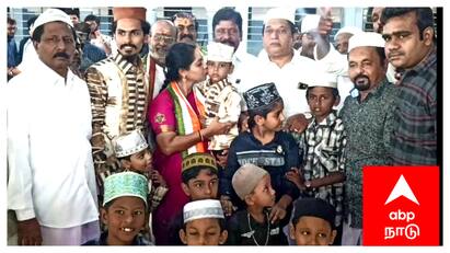Mayiladuthurai Parliamentary Constituency MP Sudha participated in Bakrid prayer  Bakrid: இஸ்லாமிய குழந்தைகளை முத்தமிட்டு, அவர்களுடன் பக்ரீத் கொண்டாடிய எம்.பி சுதா..