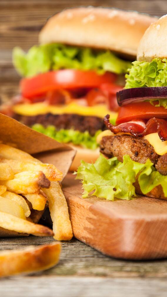 ਤੁਸੀਂ ਵੀ ਜੰਕ ਫੂਡ਼ ਖਾਣ ਦੇ ਸ਼ੌਕੀਨ ਹੋ, ਤਾਂ ਜਾਣ ਲਓ ਇਸ ਦੇ ਨੁਕਸਾਨ