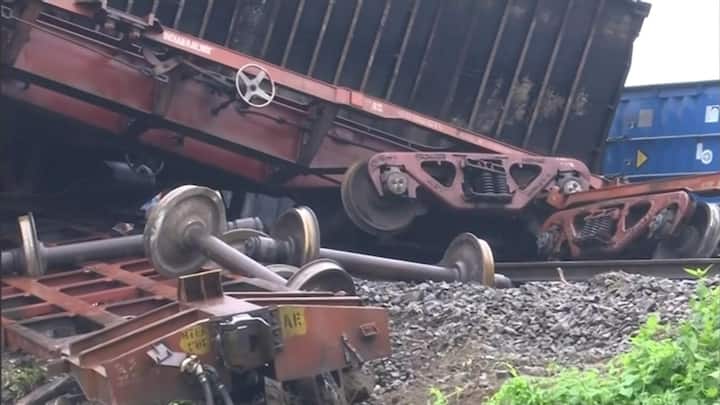 The divisional railway manager (DRM) of North Frontier Railway's Katihar division said unconfirmed reports suggest that a few persons may have been injured in the accident. (Photo: ABP Ananda)