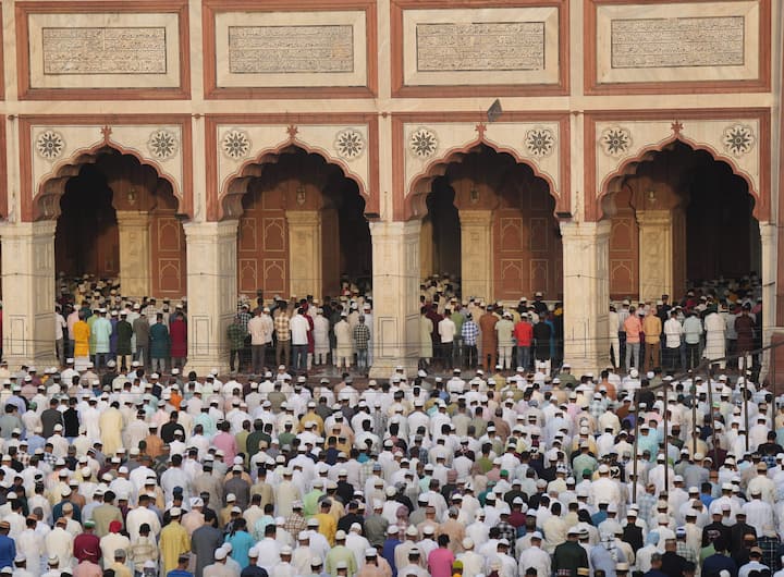 Muslim devotees offer prayers on the occasion of Eid al-Adha, at Jama Masjid in New Delhi.(Image source: PTI)