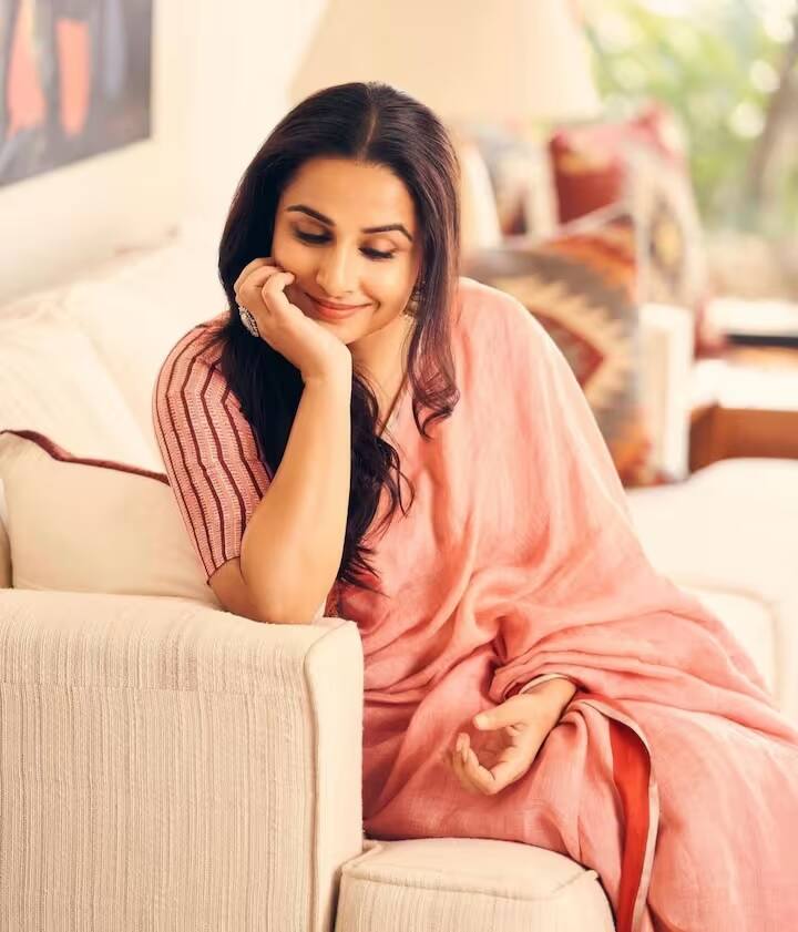 આહારમાં સંતુલન: વિદ્યા બાલન પોતાના આહારનું ખુબજ ધેન રાખે છે, અને સંતુલનમાં આહર લે છે. તેના આહારમાં દુર્બળ પ્રોટીન, આખા અનાજ, તાજા ફળો અને શાકભાજીનો સમાવેશ થાય છે. પોર્શન કંટ્રોલ એ પણ વિદ્યા બાલનના પરિવર્તનનું એક મહત્વનું પાસું છે જે આહારને સંતુલિત કરવામાં મદદ કરે છે. ખાસ કરીને વિદ્યા બાલન કોઈ કાચા ખાદ્ય આહારને અનુસરતી નથી. જેમાં કાચી શાકભાજી બિલકુલ ખાતા નથી.