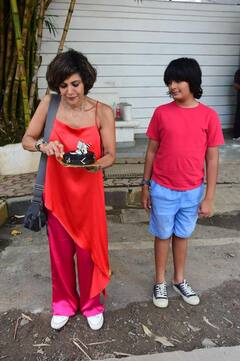 Mandira Bedi ने पैप्स संग सेलिब्रेट किया बेटे वीर का बर्थडे, न्यू कार फ्लॉन्ट करते हुए दोनों बच्चों संग दिए खूब पोज