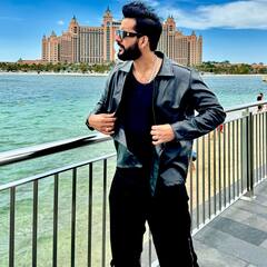 इन 8 सोशल मीडिया इंफ्लुएंसर्स की कमाई है सबसे ज्यादा, फिल्मी सितारे भी हैं इनके आगे फेल