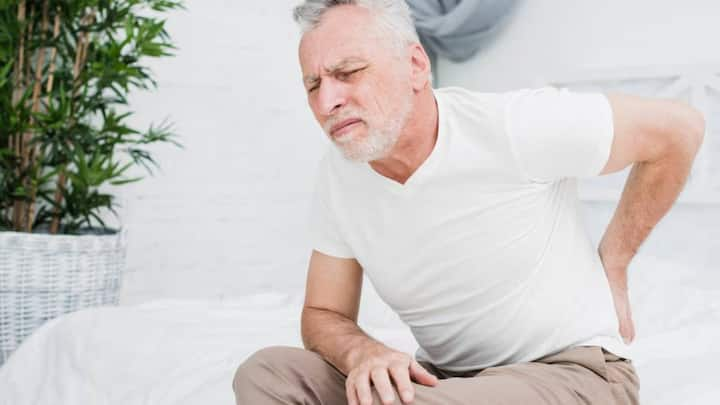 If you experience infrequent bowel movements, shortness of breath, fatigue, and weakness, these may be serious symptoms of kidney stones.