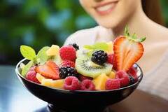 Health Tips: फल खाते समय ना करें ऐसी गलती, वरना स्वाद के चक्कर में बिगड़ जाएगी सेहत