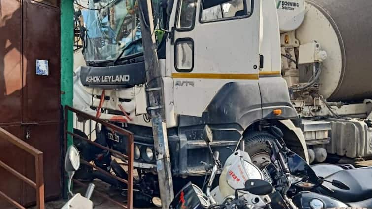 Pune Accident An average of three accidents have occurred in Pune in the last 25 days 31 innocent people have lost their lives Pune Accident : पुण्यात अपघाती मृत्यूचे तांडव; गेल्या 25 दिवसांत 70 अपघातांमध्ये 31 जणांचा जीव गेला