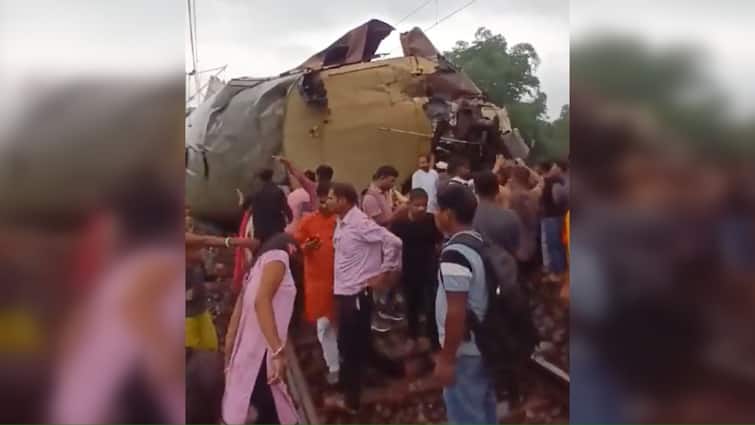 Kanchenjunga Express Hit By Goods Train In Bengal Darjeeling Video Kanchanjunga Express Hit By Goods Train In Bengal, At Least 5 Dead: VIDEO