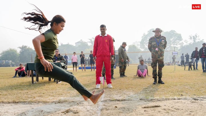 सोशल मीडिया पर चल रहे मैसेज और अटकलों को फर्जी बताते हुए सरकार ने साफ किया कि ऐसा निर्णय नहीं लिया गया है.