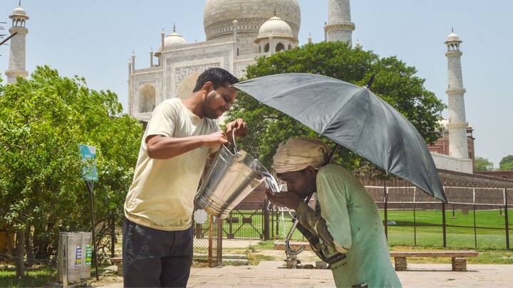 इसी प्रकार राजस्थान में भी गर्मी और लू के थपेडों ने जान ले रखी है. राजस्थान के पिलानी में पारा 43.9 डिग्री सेल्सियस पहुंचा.