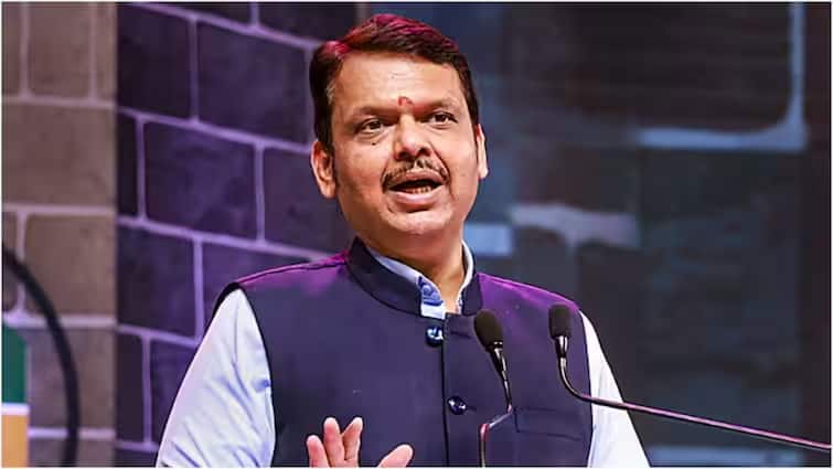 Maharashtra Deputy CM Devendra Fadnavis made strategy for MLC Elections 2024 'विपक्ष की झूठी कहानी से बिगड़ा खेल इसलिए...', MLC चुनाव को लेकर देवेंद्र फडणवीस ने बनाई खास रणनीति
