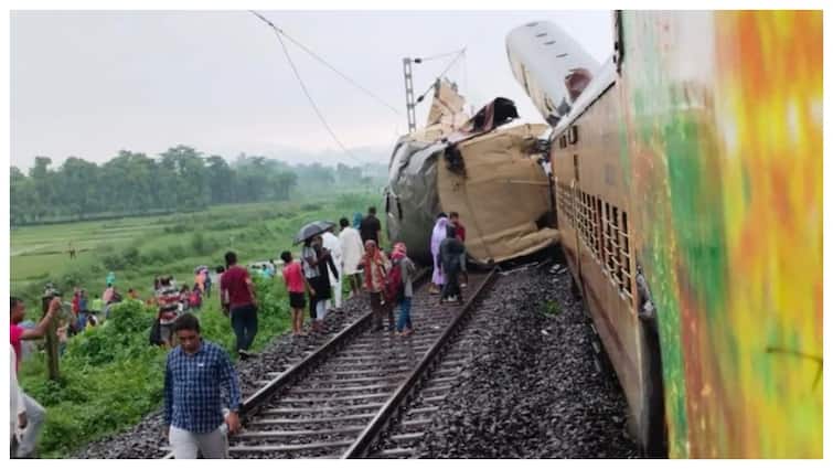 Kanchenjunga Train Accident Major recent railway accidents in India see full list here ashwini vaishnaw Kanchenjunga Train Accident: 2004 से देशभर में हुए कितने रेल हादसे, कितनों की हुई मौत, पूरी टाइमलाइन यहां देखें