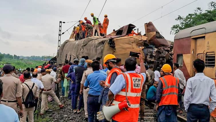 Kanchenjunga Express Accident Deepender Singh Hooda West Bengal CV Ananda Bose Kanchenjungha Express Accident: Congress Slams Govt's 'Mismanagement, Negligence' For 'Increase' In Railway Mishaps