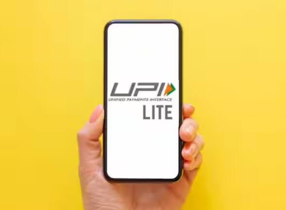 ਤੁਸੀਂ UPI Lite ਵਾਲੇਟ ਵਿੱਚ ਵੱਧ ਤੋਂ ਵੱਧ 2000 ਰੁਪਏ ਰੱਖ ਸਕਦੇ ਹੋ। Phone Pay, Google Pay ਵਰਗੀਆਂ ਐਪਾਂ ਵਿੱਚ ਤੁਹਾਨੂੰ UPI Lite ਦਾ ਵਿਕਲਪ ਮਿਲੇਗਾ।