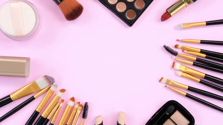 Matte Formulas: Matte finish foundations and lipsticks are a must have. Before lipstick consider using a lip liner to define your lips and prevent it from feathering. Go for long-wearing matte lip stains as they have better staying power and wont smudge or fade easily in humid conditions.  (Image Source: Canva)