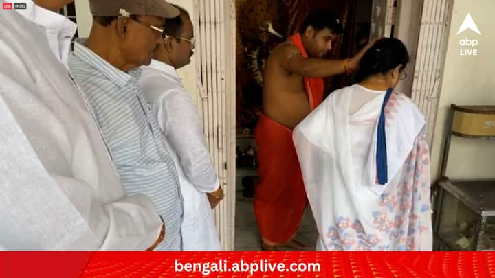 বস্তুত, গত কাল, ফাঁসিদেওয়ার ভয়ঙ্কর ট্রেন দুর্ঘটনার খবর পেয়েই উত্তরবঙ্গে পৌঁছে যান মুখ্যমন্ত্রী। উদ্ধারকাজ ও সাহায্যের বিষয়টি তদারকি করেন।