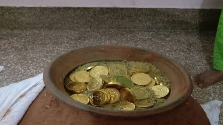 Madurai Crime Trying to deceive that gold and silver have been found ”வீட்டுக்கு பின்னாடி தோண்டத் தோண்ட தங்கம், வெள்ளி கிடைச்சுருக்கு” : சுதாரித்த மதுரைக்காரர்