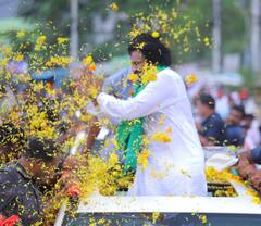 In Pics: డిప్యూటీ సీఎం హోదాలో సెక్రటేరియట్‌కు పవన్, దారి పొడవునా పూలతో స్వాగతం - ఫోటోలు