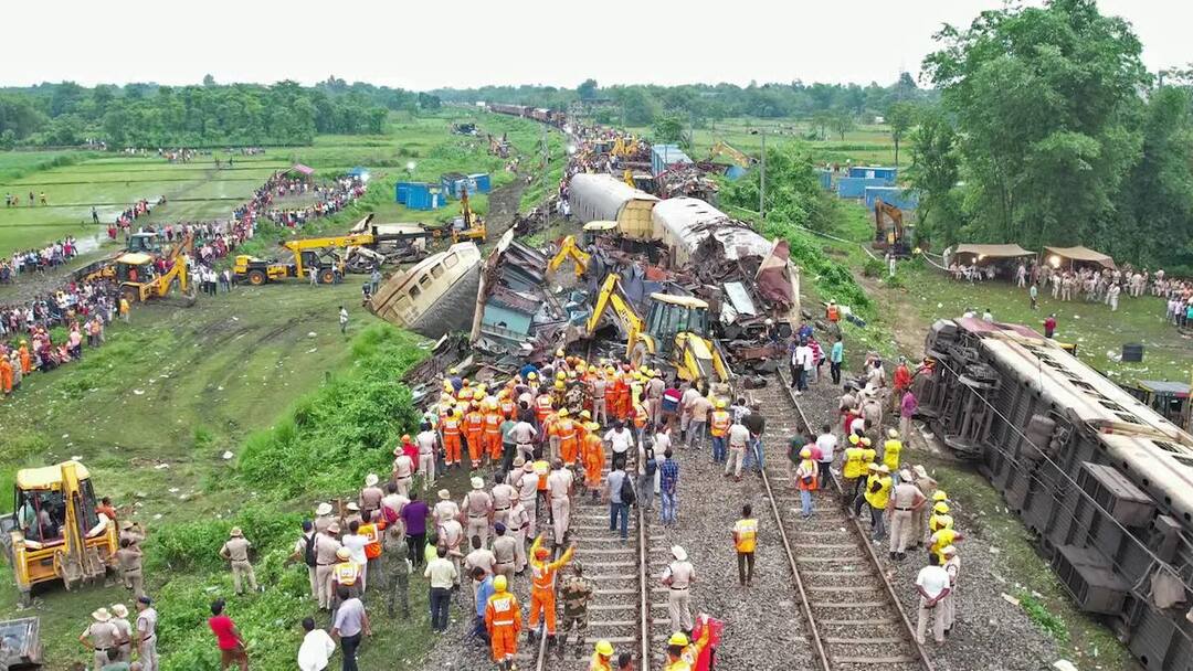 మానవ తప్పిదమా? సిగ్నల్ వ్యవస్థ లోపమా? బెంగాల్లో రైలు ప్రమాదానికి కారణాలేంటి? kanchanjunga express accident updates Automatic Signalling System Failure and Human Error caused for bengal trains accident మానవ తప్పిదమా? సిగ్నల్ వ్యవస్థ లోపమా? బెంగాల్లో రైలు ప్రమాదానికి కారణాలేంటి?