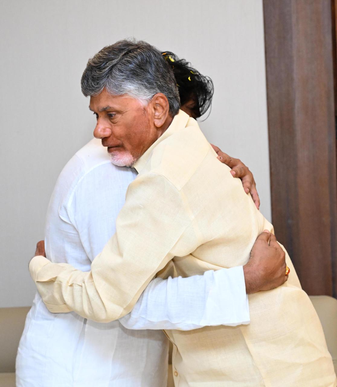 Deputy CM meets CM : సచివాలయంలో  చంద్రబాబుతో పవన్ భేటీ - చర్చించిన అంశాలు ఇవే