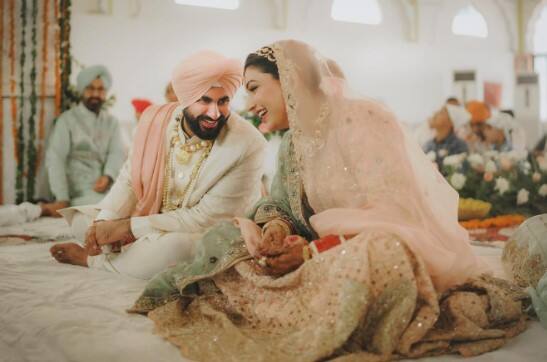 ਵਿਆਹ ਤੋਂ ਬਾਅਦ ਅਨਮੋਲ ਗਗਨ ਮਾਨ ਵੱਲੋਂ ਆਪਣੇ ਸੋਸ਼ਲ ਮੀਡੀਆ ਹੈਂਡਲ ਉੱਪਰ ਇੱਕ ਪੋਸਟ ਸ਼ੇਅਰ ਕੀਤੀ ਗਈ ਹੈ। ਇਸ ਵਿੱਚ ਉਨ੍ਹਾਂ ਆਪਣੇ ਸਹੁਰੇ ਪਰਿਵਾਰ ਉੱਪਰ ਪਿਆਰ ਬਰਸਾਇਆ ਹੈ।