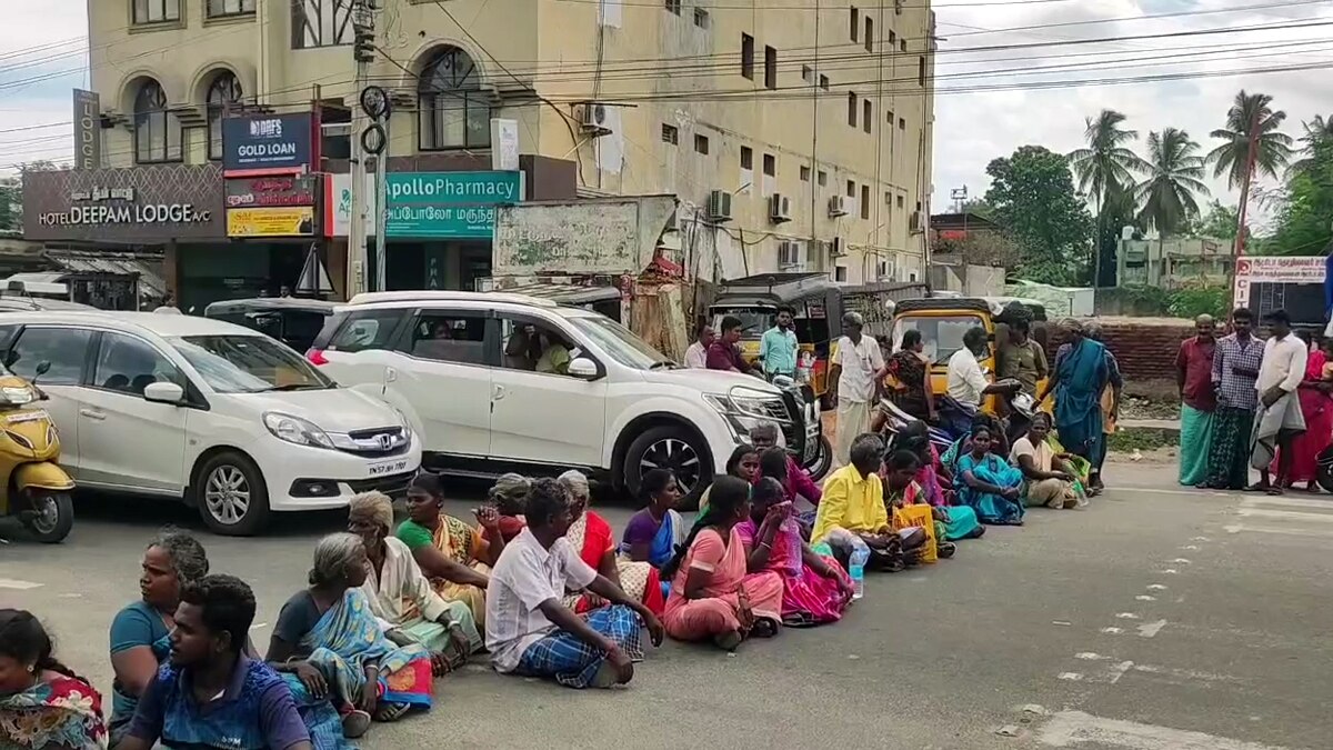 பழனி அருகே பரபரப்பு -  அதிமுக நிர்வாகி கார் மோதி இருவர் உயிரிழப்பு