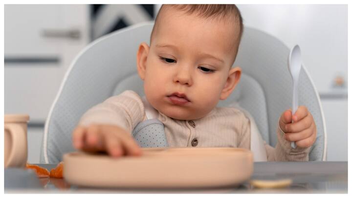 घर में दाल और चावल का सेरेलक बनाएं और बच्चे को खिलाएं. यह फायदेमंद होगा और बच्चे का वजन भी बढ़ेगा.