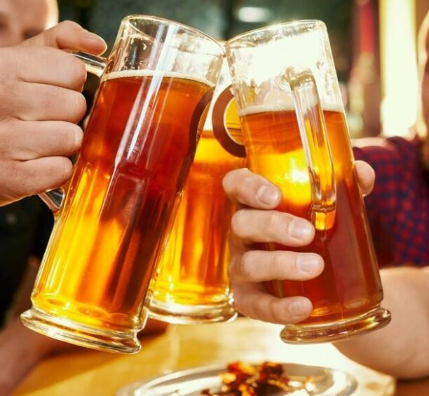 ਲੋਕ ਚਿਕਨ ਟੰਗੜੀ, ਚਿਕਨ ਫ੍ਰਾਈ ਵਿਦ ਬੀਅਰ ਵਰਗੀਆਂ ਚੀਜ਼ਾਂ ਖਾਣਾ ਪਸੰਦ ਕਰਦੇ ਹਨ, ਤੁਹਾਨੂੰ ਦੱਸ ਦੇਈਏ ਕਿ ਇਹ ਫੂਡ ਕੰਬੋ ਨਾਲ ਗਾਊਟ ਜਾਂ ਕੈਂਸਰ ਵੀ ਹੋ ਸਕਦਾ ਹੈ।