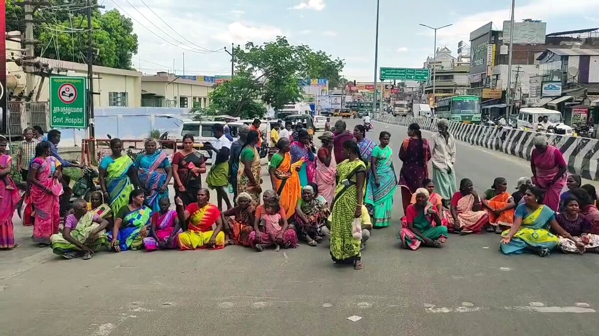 பழனி அருகே பரபரப்பு -  அதிமுக நிர்வாகி கார் மோதி இருவர் உயிரிழப்பு