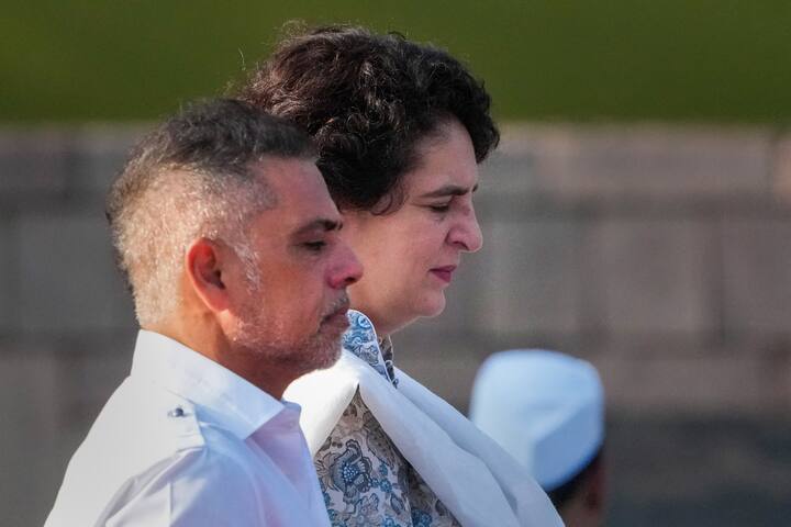 रॉबर्ट वाड्रा ने कहा कि प्रियंका गांधी भले संसद में रहीं हो या नहीं, लेकिन उन्होंने महिलाओं से लेकर तमाम मुद्दों पर खुलकर अपनी आवाज उठाई है.