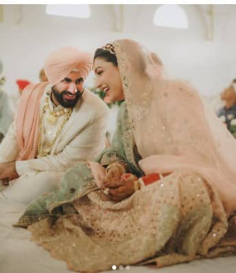 ਅਨਮੋਲ ਗਗਨ ਮਾਨ ਨੇ ਸਹੁਰੇ ਪਰਿਵਾਰ ਤੇ ਇੰਝ ਲੁਟਾਇਆ ਪਿਆਰ, ਵੇਖੋ ਪੋਸਟ...