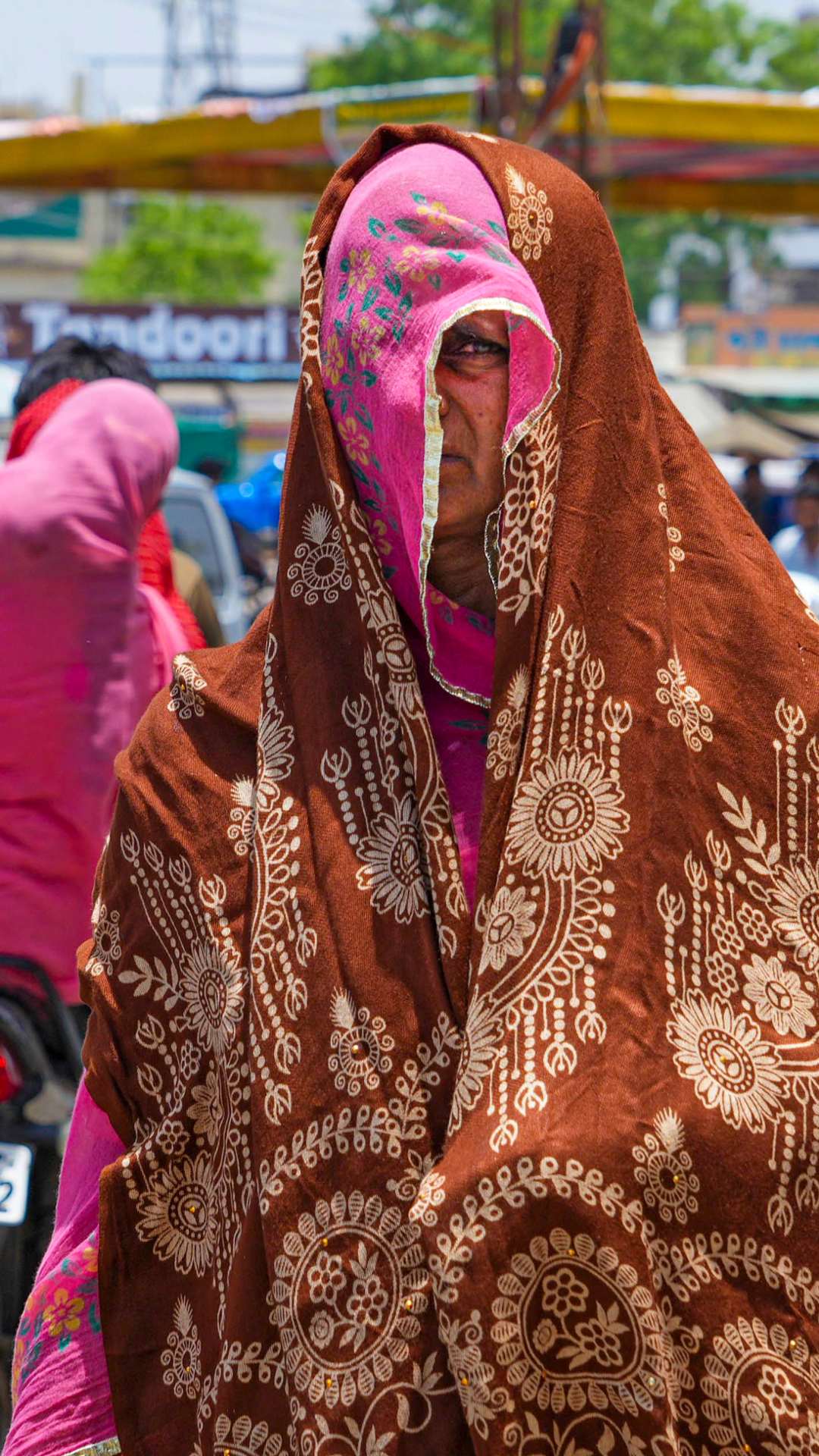 लू के थपेड़ों से लोग परेशान