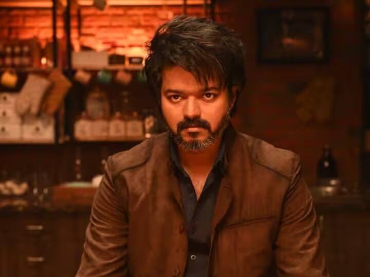 थलपथी विजय या यादीत तिसऱ्या क्रमांकावर आहेत. ते प्रत्येक प्रोजेक्टसाठी 130 कोटी ते 200 कोटी रुपयांचे मानधन आकारतो.