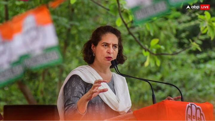 अगर प्रियंका गांधी लोकसभा उप-चुनाव जीत जाती हैं तो यह पहली बार होगा कि सोनिया गांधी (राजस्थान से राज्यसभा सदस्य), राहुल गांधी (यूपी के रायबरेली से लोकसभा सांसद) और प्रियंका गांधी...तीनों एक साथ संसद में होंगे.