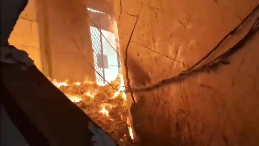 Massive Blaze At Factory In Delhi's Shahdara — VIDEO Massive Blaze At Factory In Delhi's Shahdara — VIDEO