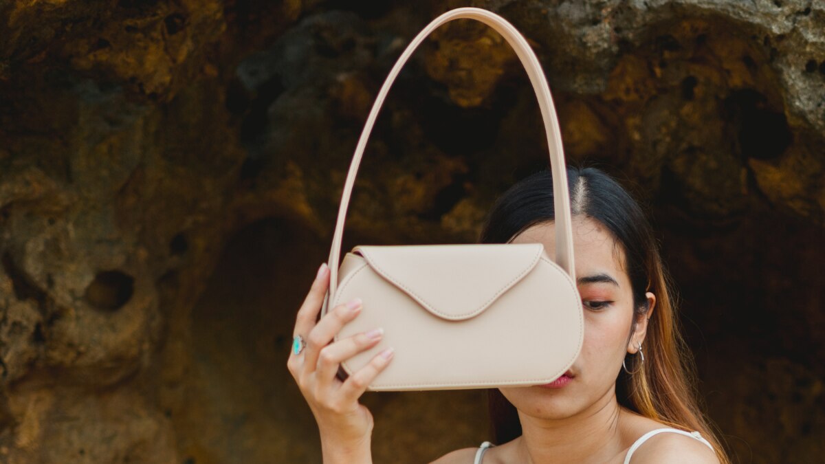 Eco-Chic: How To Style Vegan Handbags For Every Occasion