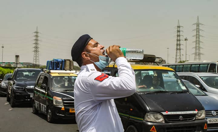 17 जून को मानसून गुजरात में एंटर कर चुका है, जिससे यह अंदाजा लगाया जा रहा है कि राजस्थान तक मानसून के पहुंचने में अब ज्यादा समय नहीं लगने वाला है.