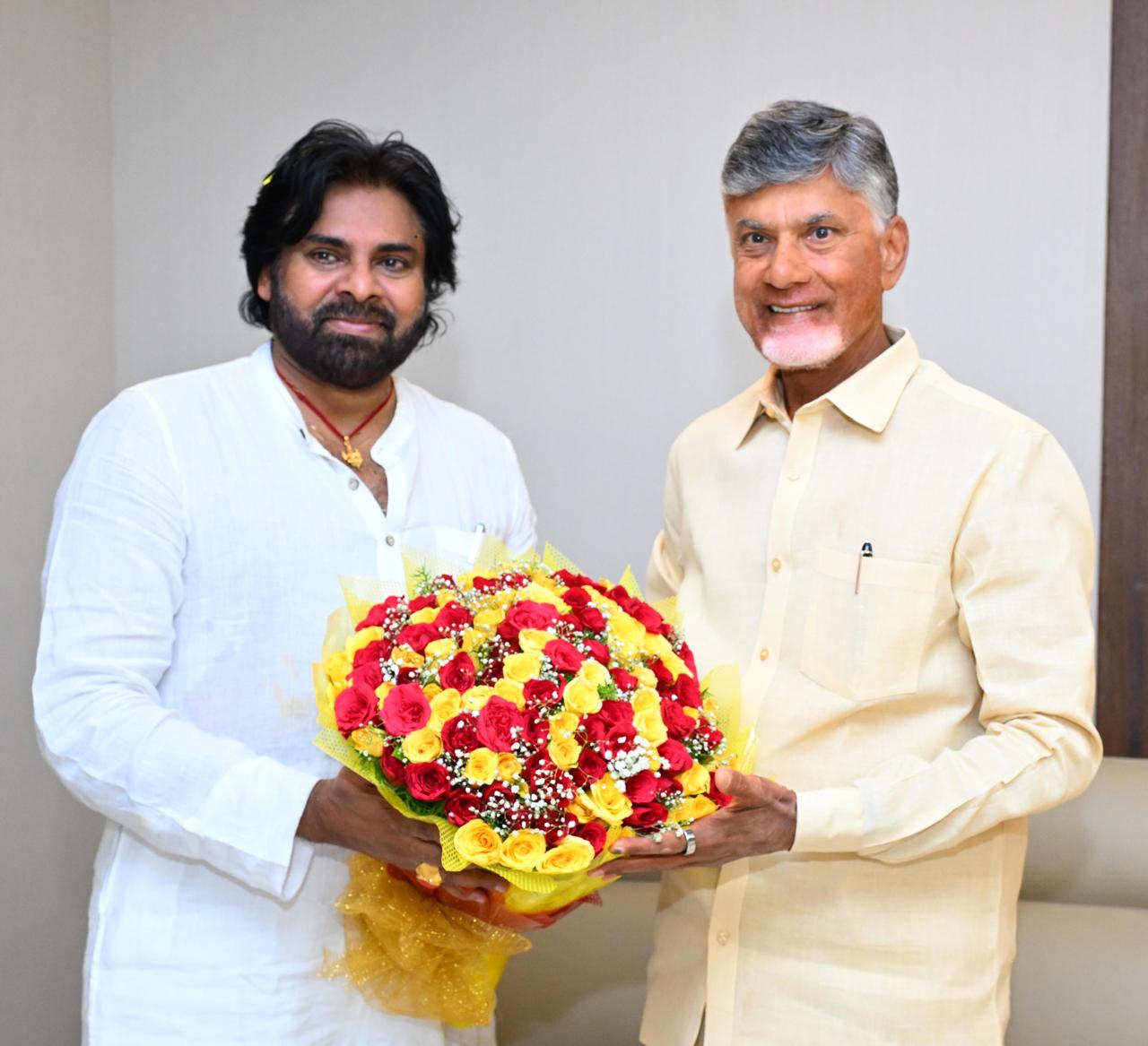 Deputy CM meets CM : సచివాలయంలో  చంద్రబాబుతో పవన్ భేటీ - చర్చించిన అంశాలు ఇవే