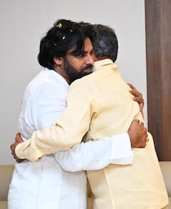 In Pics: సెక్రటేరియట్‌లో చంద్రబాబు - పవన్ తొలి భేటీ, ఏం మాట్లాడుకున్నారంటే