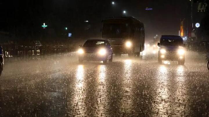 amid heat wave Heavy rain in Chennai in the middle of the night Chennai Rain: நள்ளிரவில் சென்னையில் கொட்டிய கனமழை.. மாறிய கிளைமேட், தணிந்த வெப்பம்..!