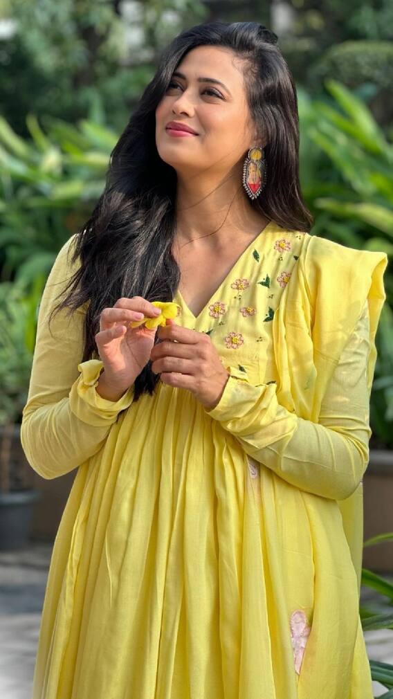 आगं बाय... आगं बाय; जानु विना रंगच नाही!