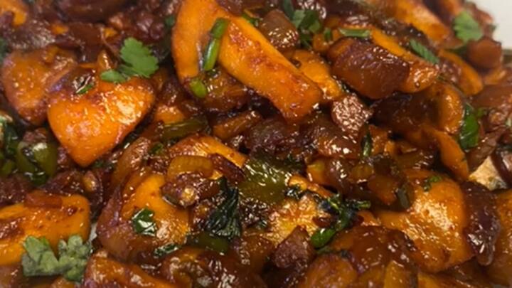 Mushroom Roast : காளான் என தமிழில் அழைக்கப்படும் மஷ்ரூமை வைத்து சூப்பரான ரெசிபியை எப்படி செய்வது என பார்க்கலாம்.