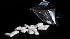 Facts about Chewing Gums: ভুল করে গিলে ফেললে নাকি পেটে রয়ে যায়! চিউয়িং গাম হজম হতে কি সত্যিই ৭ বছর লাগে?