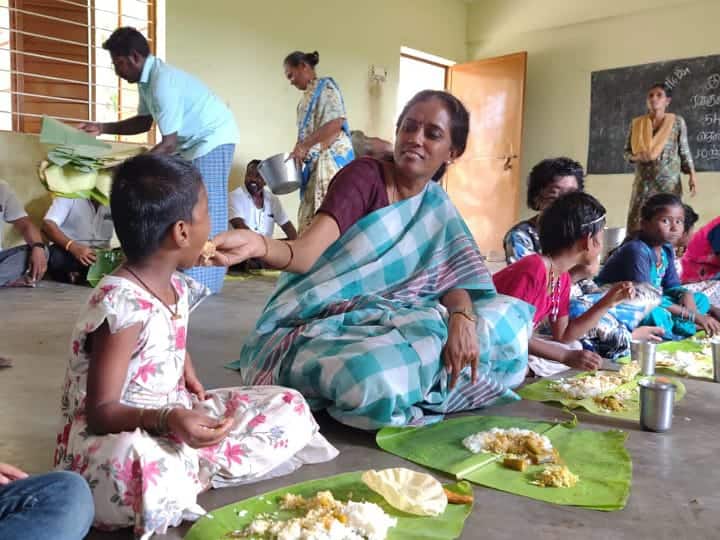 ஆதரவற்ற குழந்தைகளுக்கு அன்னையாக மாறிய கரூர் எம்பி ஜோதிமணி