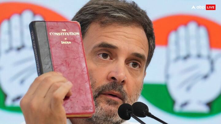 शादी से जुड़े सवाल पर उन्होंने कहा था कि जब सही लड़की जिंदगी में आ जाएगी तब वह विवाह कर लेंगे. वह इंसान के नाते प्यार करने वाली और बुद्धिमान पत्नी चाहते हैं.