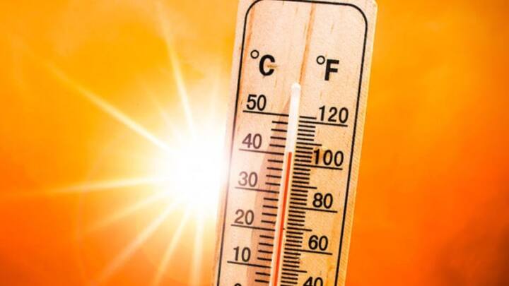 सूरज के बढ़ते तापमान ने घरों में भी लोगों का रहना काफी मुश्किल कर दिया है. बिना ठंडी हवा के घर के भीतर एक पल बिताना भी 1 घंटे जैसा मालूम हो रहा है.