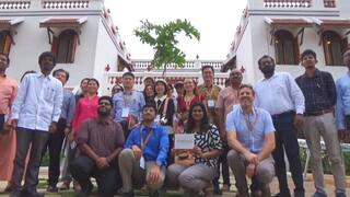 keezhadi Museum Foreign tourists who marveled and Appreciation - TNN keezhadi Museum: தமிழரின் கீழடி அருங்காட்சியகத்தை வியந்து பார்த்து பாராட்டிய வெளிநாட்டுச் சுற்றுலா பயணிகள்