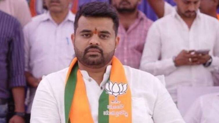 Former JDS MP Prajwal Revanna remanded to judicial custody till 24 June amidst rape allegations Prajwal Revanna: ప్రజ్వల్ రేవణ్ణపై మూడో అత్యాచారం కేసు, ఐదు రోజుల పోలీసు కస్టడీకి జేడీఎస్ మాజీ ఎంపీ