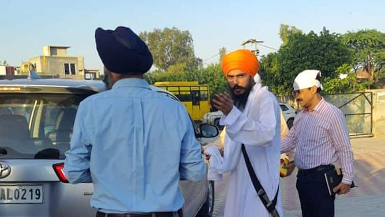 NSA Detention Of Amritpal Singh And 9 Others Extended For One Year NSA Detention Of Punjab MP-Elect Amritpal Singh & 9 Others Extended For One Year, His Lawyer Calls It 'Unlawful'