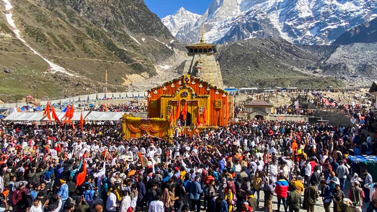 Char Dham Yatra 2024 So far more than 24.60 lakh devotees Darshan in Monsoon Season चारधाम यात्रा के लिए बाबा के भक्तों की दीवानगी, अब तक 24.60 लाख से अधिक श्रद्धालुओं ने किए दर्शन