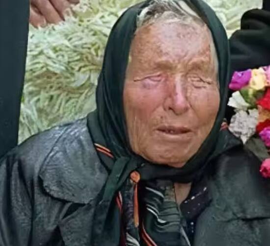 Baba Vanga Predictions: બાબા વેંગાએ વર્ષ 2024 માટે ઘણી ભવિષ્યવાણીઓ કરી છે. બાબા વેંગાની આ ભવિષ્યવાણીઓ હેરાન કરનારી છે. તેમના વિશે જાણો.